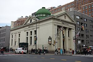 14th St 8th Av td (2019-01-03) 06 - New York Savings Bank Building (81 8th Avenue)