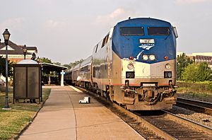 Amtrak 82 at Alexandria Union Station in 2007