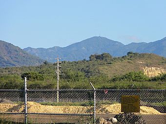 Cerro de Punta as seen from Mercedita Airport, Ponce, Puerto Rico (DSC02952)