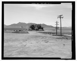 Context view, showing the Relift Station, Ditch Rider's House, and Mohawk Mountains in the background. View to south - Wellton-Mohawk Irrigation System, Relift Station, Texas Hill Canal HAER AZ-68-D-1