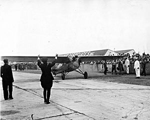 Eddie August Schneider landing at Roosevelt Field in 1930 after completing his transcontinental flight (300 dpi, 100 quality, adjusted)
