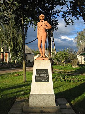 Emilija Pliateryte monument in Kapciamiestis