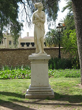 J150W-statue-VenereDiCanova