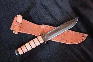 Ka-Bar USMC fighting-work knife (4121915427).jpg