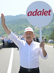 Kemal Kılıçdaroğlu - Adalet Yürüyüşü crop