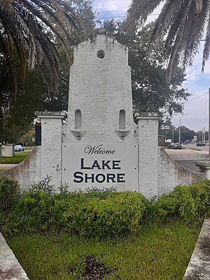 Lake Shore entrance sign