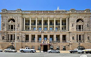 Land Administration Building, William Street façade, Brisbane, 2021