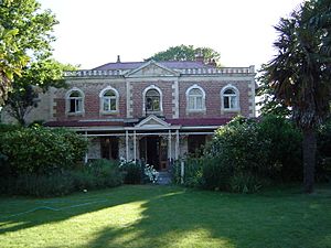 Linwood House, 2003