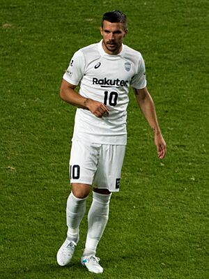 Lukas Podolski (37322776096) (cropped)