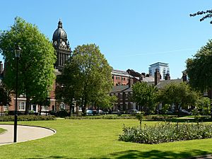 Park Square and Leeds Town Hall - geograph.org.uk - 183544