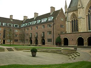 St John's College, Cambridge, chapel court 03