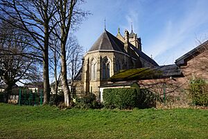 St Paul's Church, Sale (geograph 7112814)