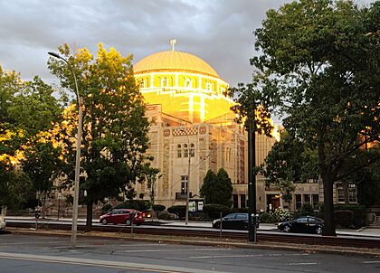 Temple Ohabei Shalom Brookline Massachusetts.jpg