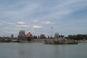 Tiruvarur temple, tank, car