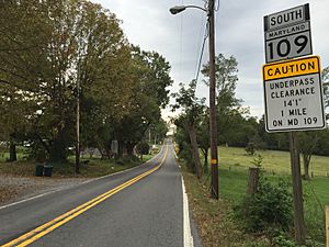 2016-10-13 09 43 39 View south along Maryland State Route 109 (Beallsville Road) at Barnesville Road in Barnesville, Montgomery County, Maryland