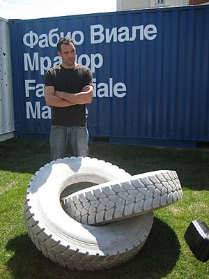 Fabio Viale (Marble, Moscow, Garage, 2011) 02.jpg