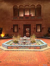 Fountain Court Joslyn Art Museum Omaha.JPG