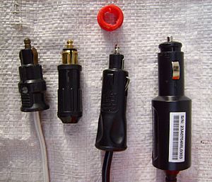 Four plugs for handlamp sockets (iso 4165) and cigarette-lighter 2