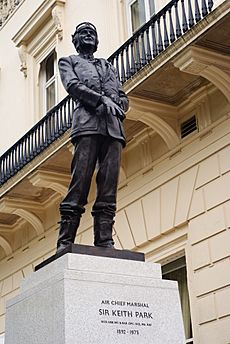 Keith Park statue, Waterloo Place