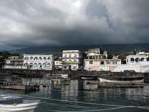 Moroni-Harbour