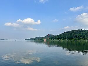 Mount Mo and East Lake, Wuhan