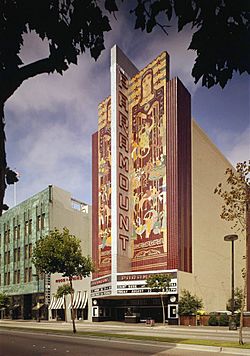 Oakland Paramount Theatre exterior, 1975.jpg