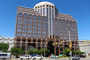 Washington Tower - Pentagon City (cropped)