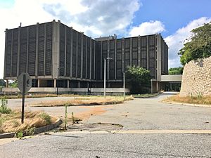 “Hawkins National Labs” also known as Emory University’s briarcliff campus. (28903314358)
