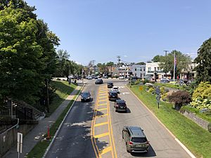 2021-07-24 11 21 59 View south along U.S. Route 202 (Littleton Road) from the overpass for the rail line between Speedwell Avenue and New Jersey State Route 53 (Tabor Road) in Morris Plains, Morris County, New Jersey