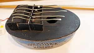 African music instrument made from a can 01