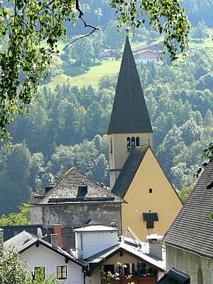 Bischofshofen St.Maximilian - Außenansicht mit Kastenturm