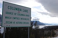 Columbia Lake sign