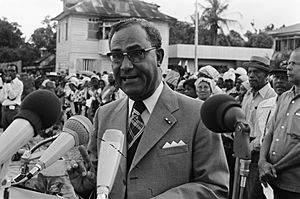 De gouverneur van Suriname Johan Ferrier, Bestanddeelnr 927-8394