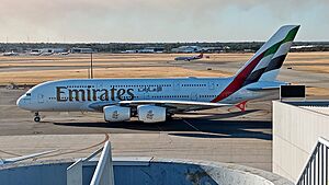 Emirates Airbus A380 A6-EOG Perth 2024 (01)