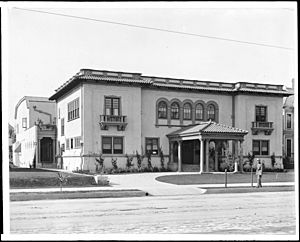 Exterior view of the Ebell Club, a two-story Spanish colonial building on Figueroa Street, ca.1900-1909 (CHS-5319)
