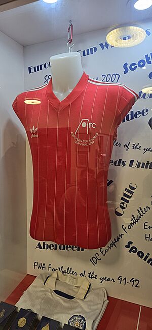 Gordon Strachan's 1983 ECWC final shirt