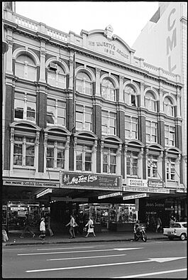 His Majesty's Arcade, Queen Street, 1977.jpg