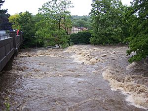 June 2007 - River Don Weir at Oughtibridge during the flood. - geograph.org.uk - 716028