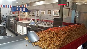 Lloyd Center, January 2022 - 13