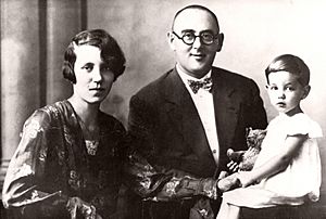 Nagy Imre későbbi miniszterelnök feleségével és kislányuk Erzsébet. Fortepan 74217