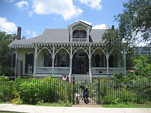 PalmerFenceDogsNOLA
