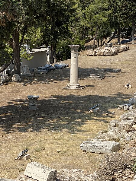 Pergamene column