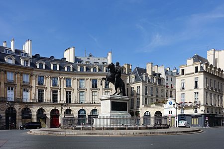 Place de la Victoire, Paris 13 August 2016 001