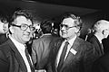 Prof. Heertje (l) en prof. Schouten, Bestanddeelnr 932-5300