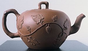Teapot (AM 1960.97-2) (cropped)