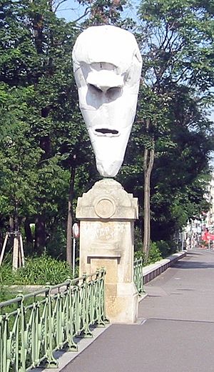 Wien Stubenbrücke Skulptur von Franz West