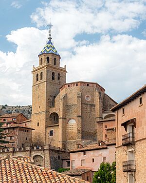 Albarracin Cathedral 2024 - Apse and tower.jpg