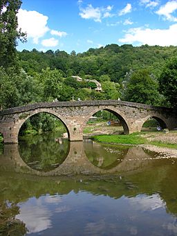 Belcastel (Aveyron) pont.jpg