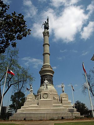 Confederate Memorial at Alabama State Capitol Apr2009.jpg