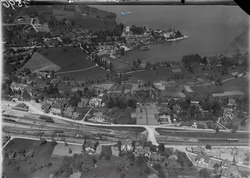 ETH-BIB-Spiez, Schloss aus 200 m-Inlandflüge-LBS MH01-001596